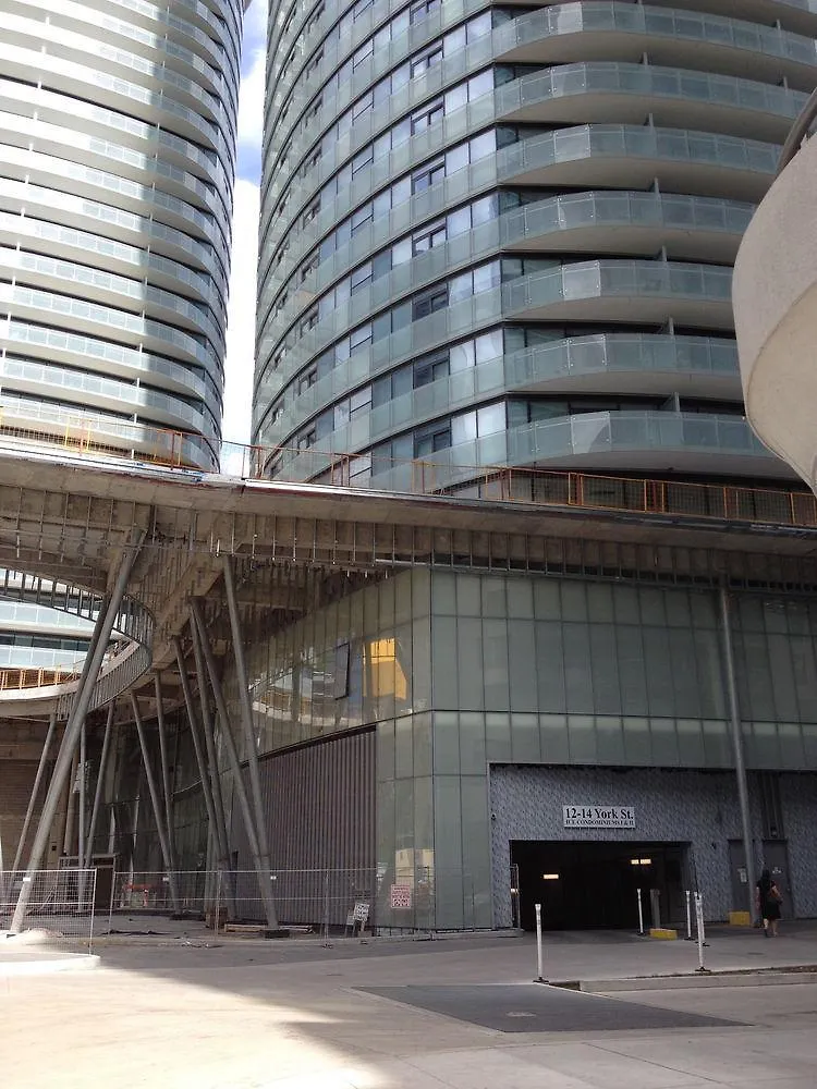 **** Hotel Atlantis Furnished Suites - York Street Toronto Kanada