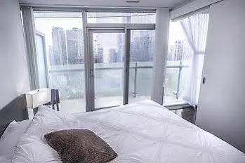 Atlantis Furnished Suites - York Street Toronto Hotel